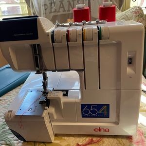 Elna 654 Serger